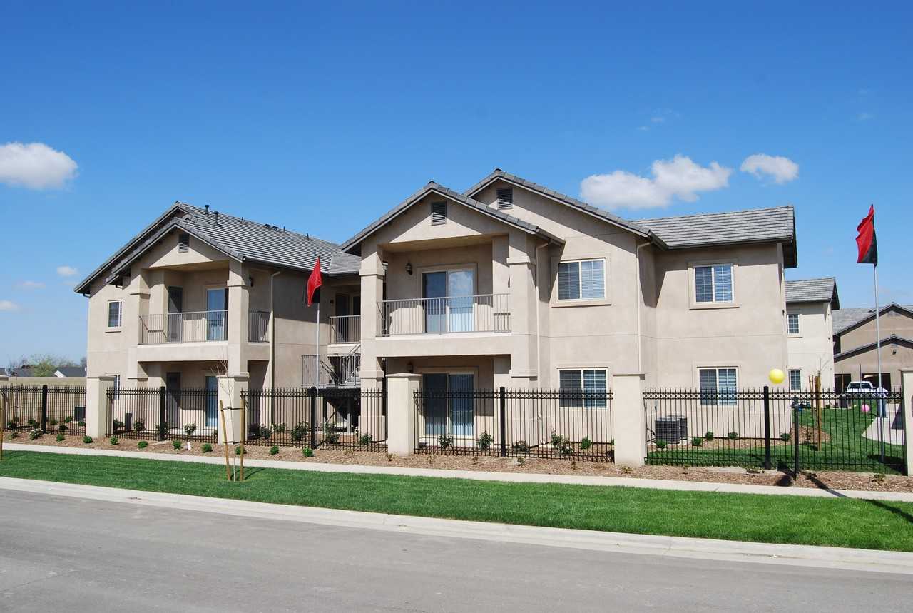 Cameron Crossing - Photo 2 of 14