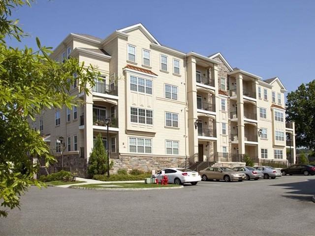 Presidential Place - Photo 2 of 12