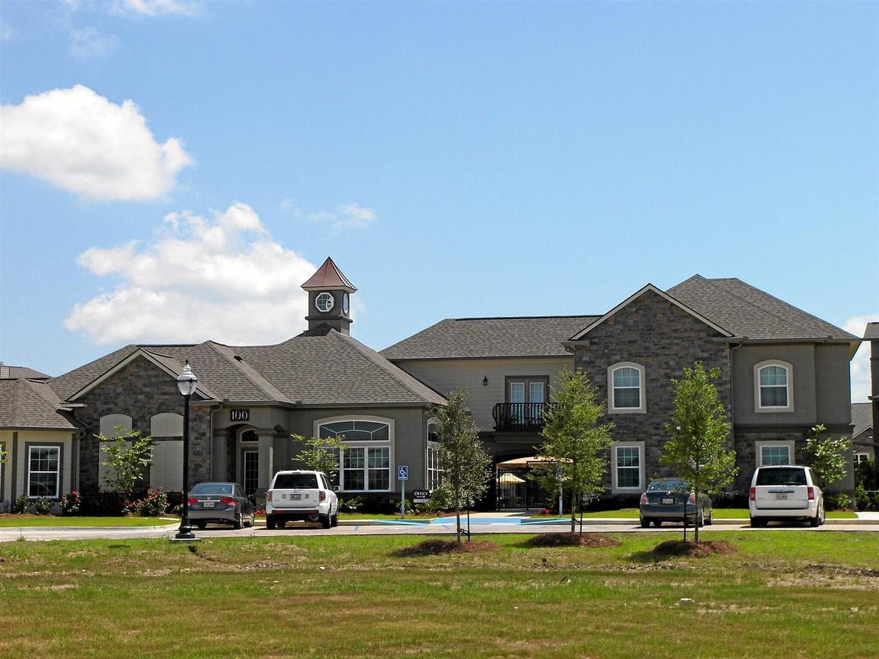 Belmere Luxury Apartments - Photo 3 of 50