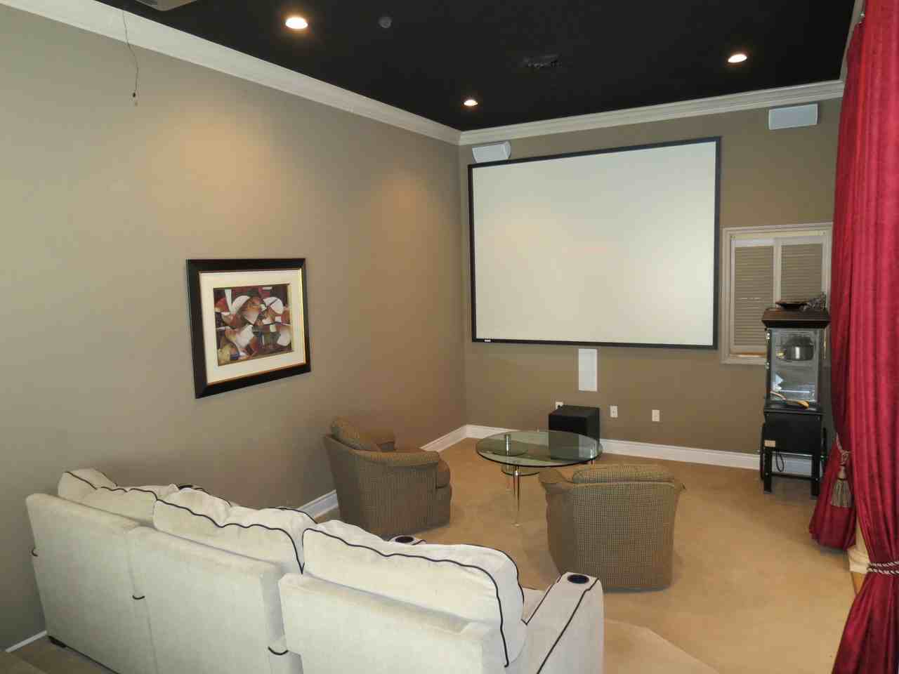 92 West Apartments - Photo 2 of 10