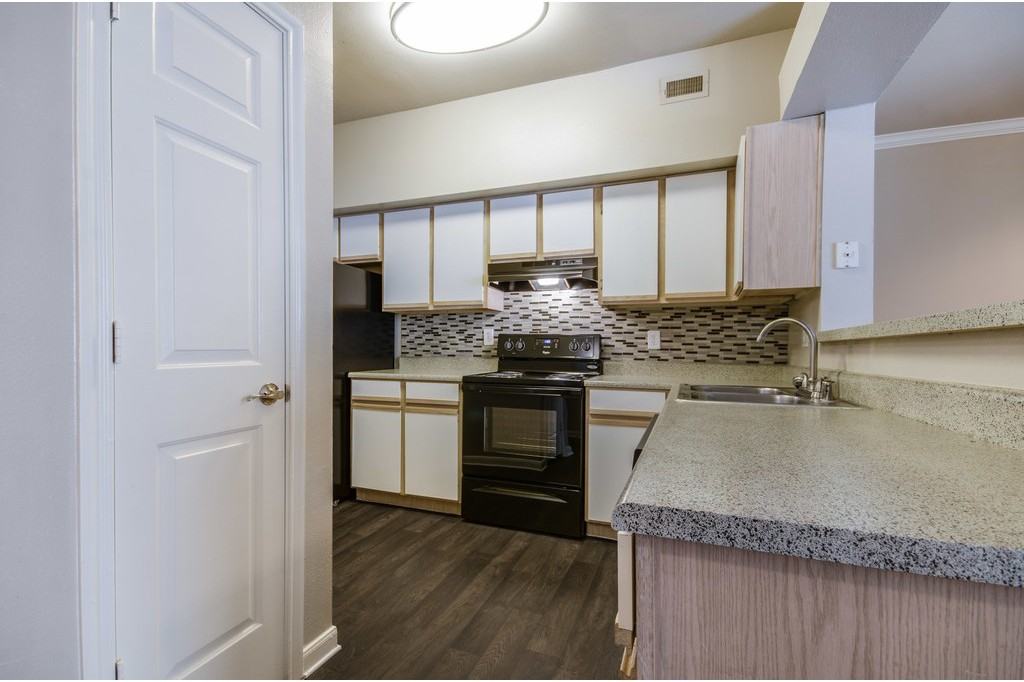 Mission Rockwall - Photo 2 of 41