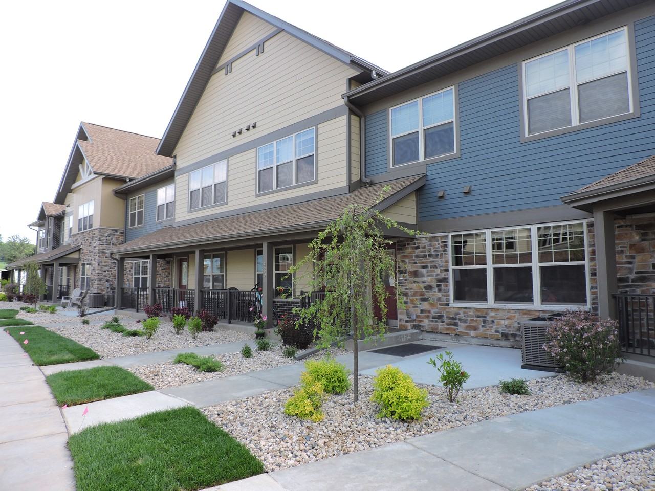 Murray Glen Townhomes - Photo 2 of 15