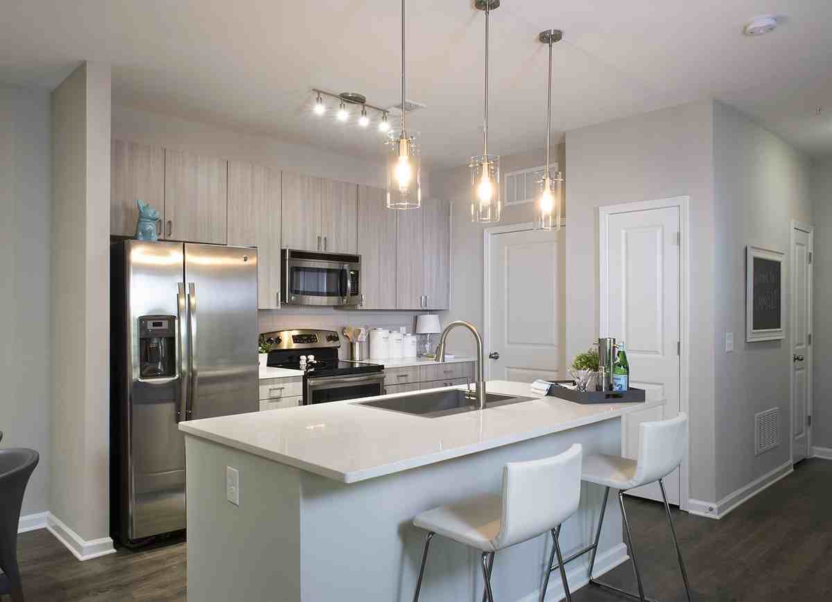 Legacy 521 - Photo 2 of 25