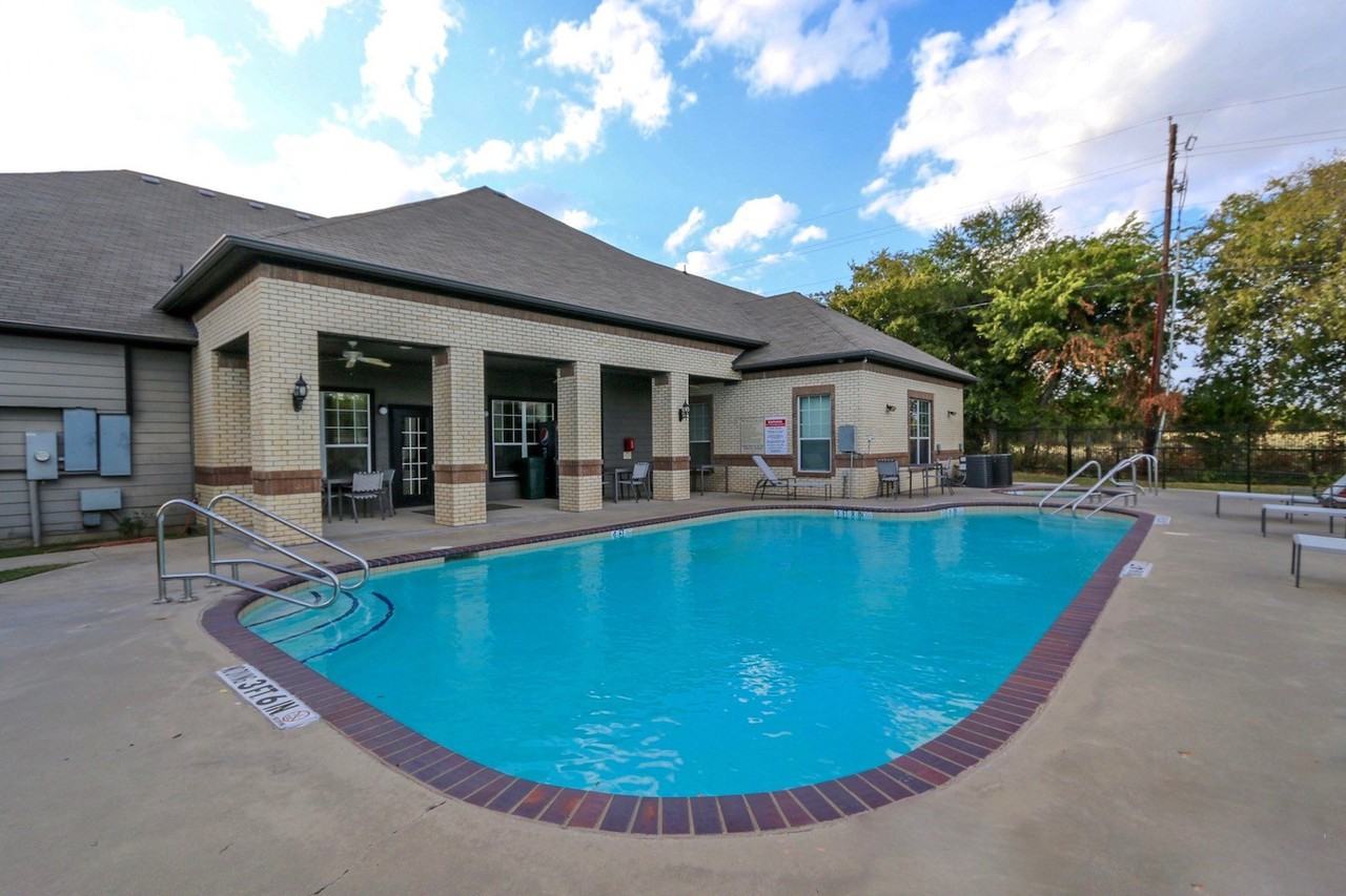 Park Manor - Photo 3 of 29