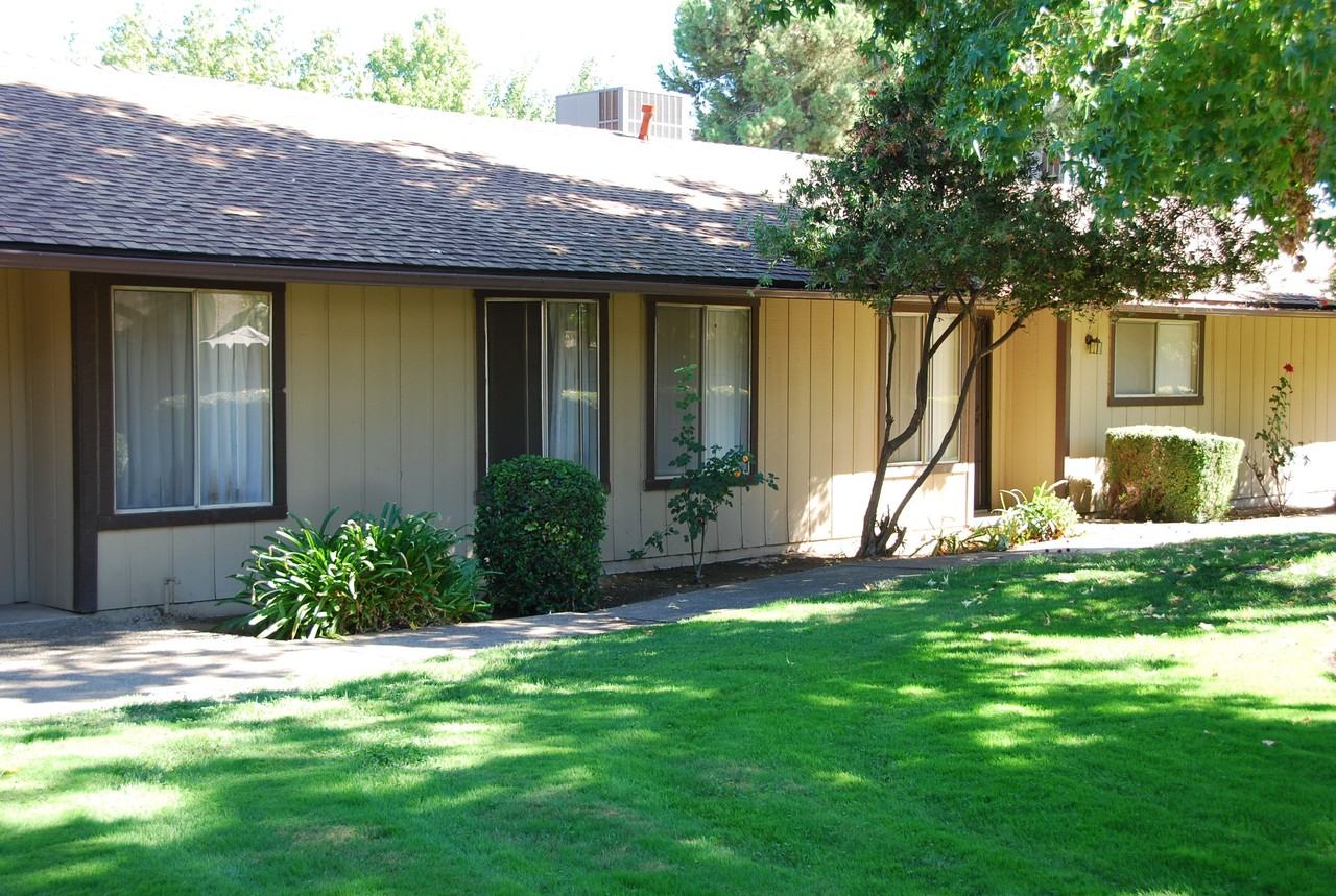 Yardley Gardens - Photo 3 of 20