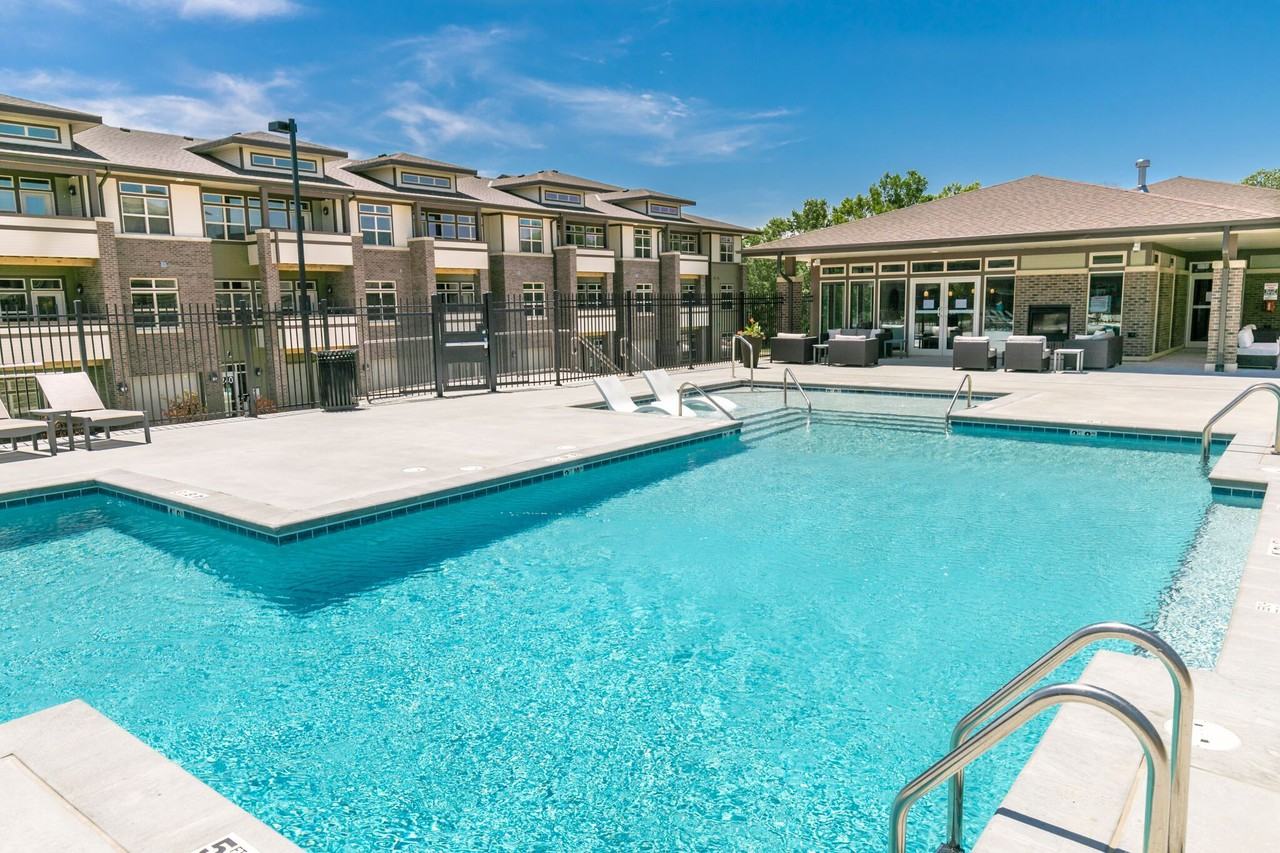 Brookside Apartments at Fallbrook - Photo 3 of 41