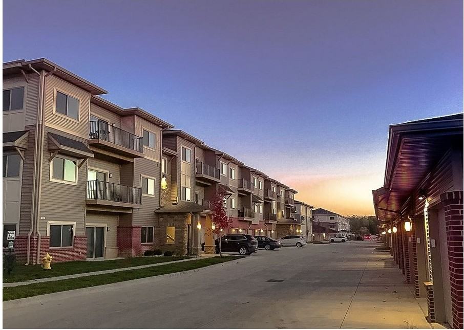 Cascades at Jordan Creek - Photo 2 of 49