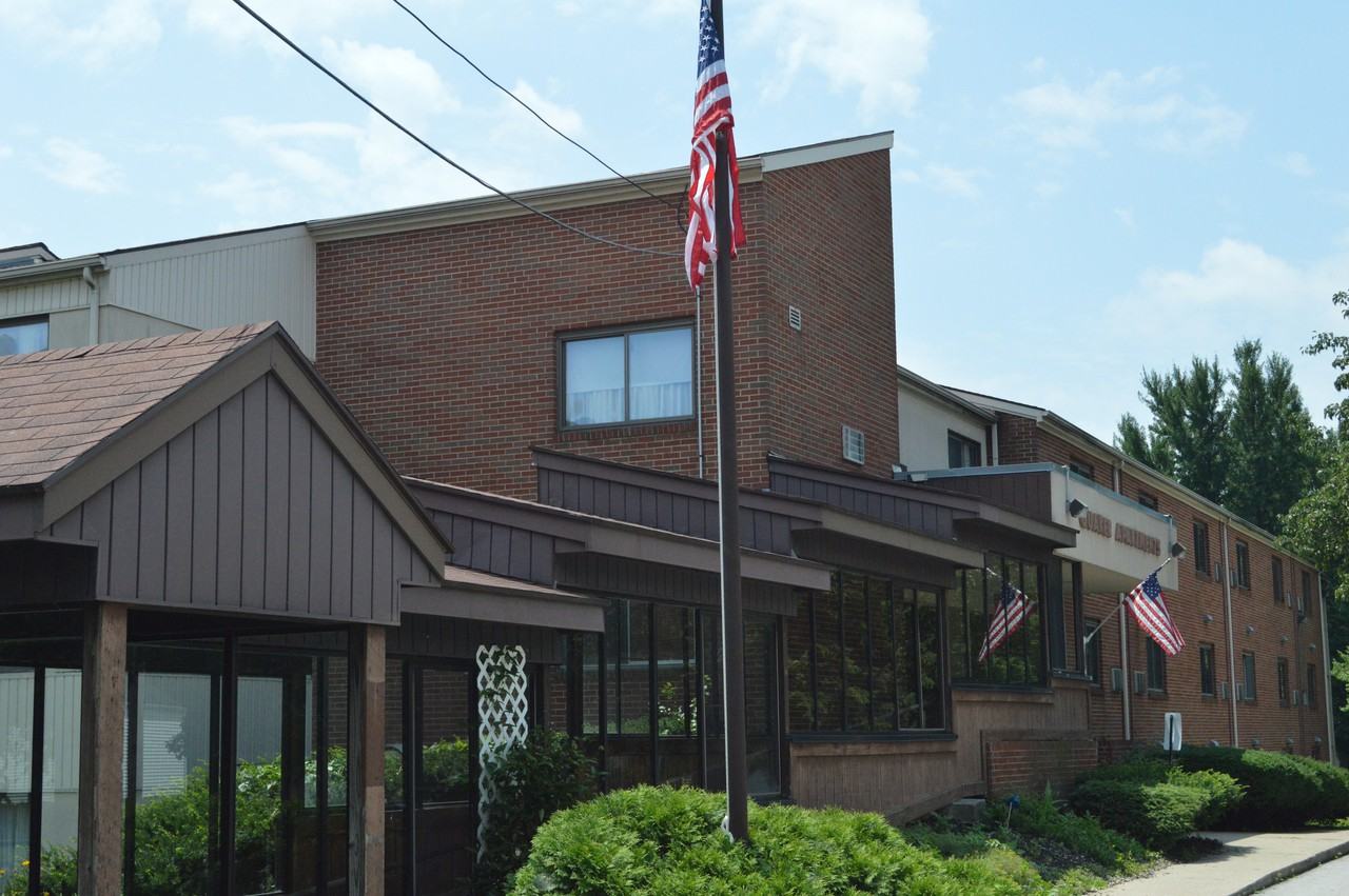 Prairie Oaks Village & Friendly Center Apartments - Photo 2 of 7