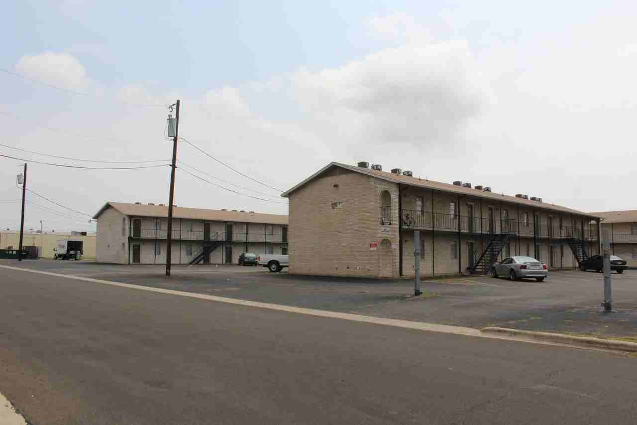 Morgan Manor - Photo 2 of 4