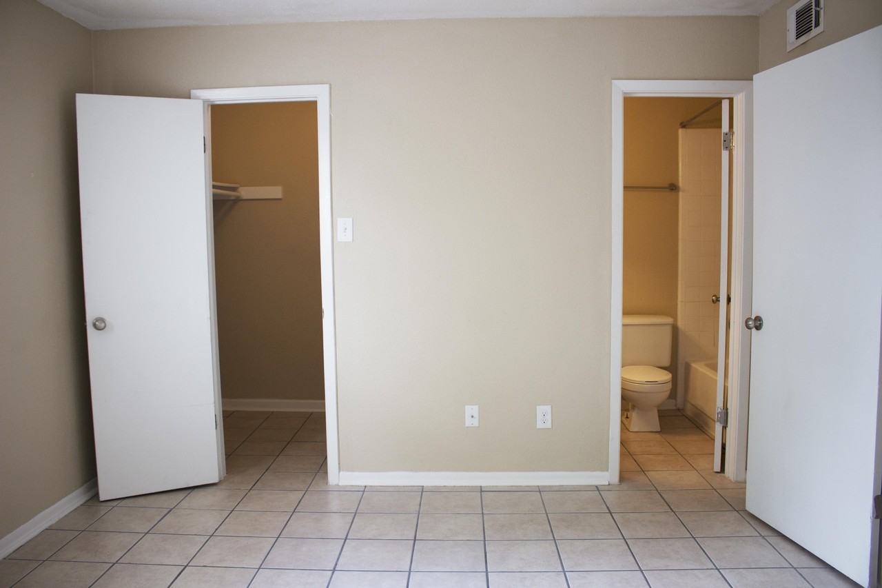 Morgan Manor - Photo 3 of 4