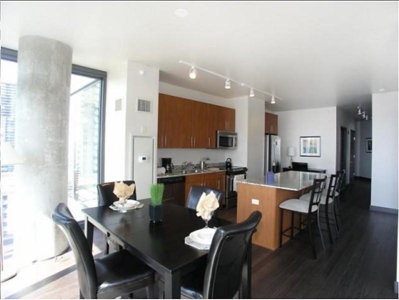 State & Grand Apartments - Photo 3 of 42