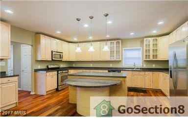 4021 Barrington Rd - Photo 2 of 9