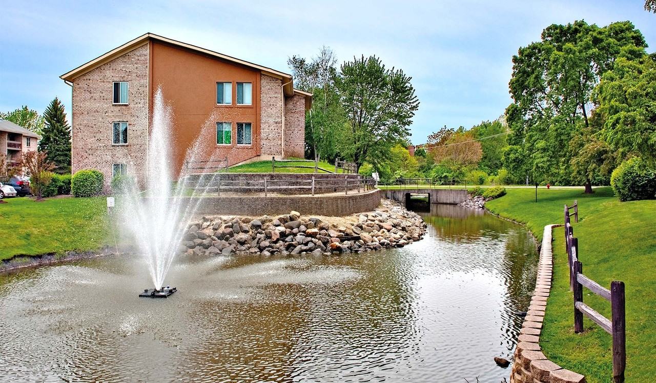 Lakeside Apartments - Photo 3 of 17