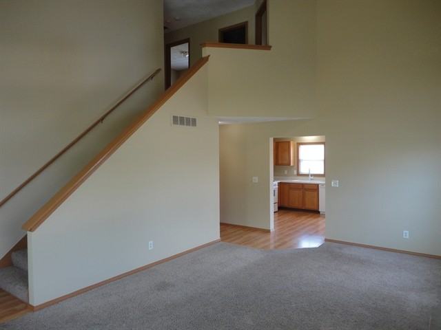 654 Bayfield Rd - Photo 3 of 16