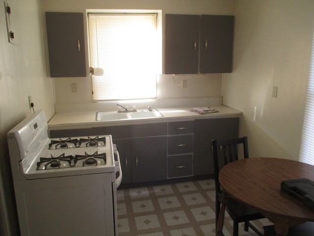 1517 Pine St - Photo 2 of 4