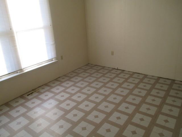 1517 Pine St - Photo 3 of 4