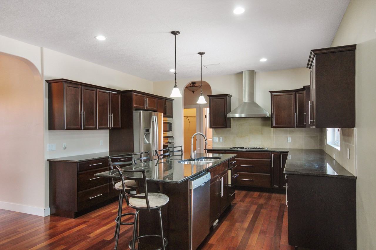 28 Waterfront Landing - Photo 2 of 12