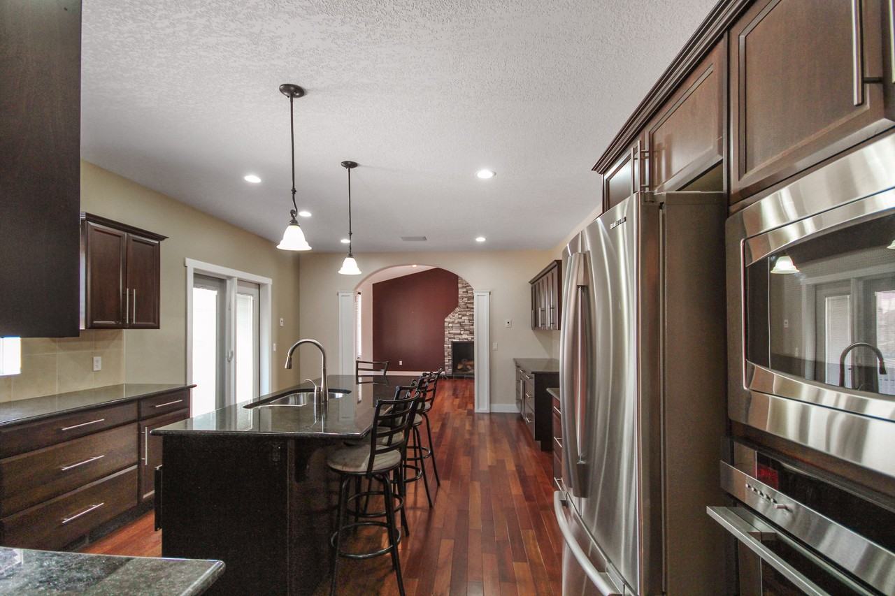 28 Waterfront Landing - Photo 3 of 12