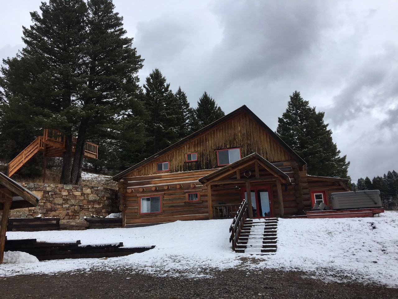 4070 Sawmill Rd - Photo 2 of 20