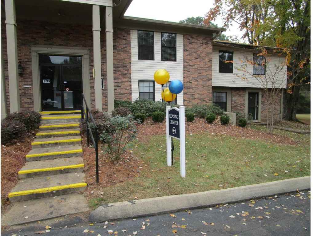 Addison Place - Photo 3 of 10