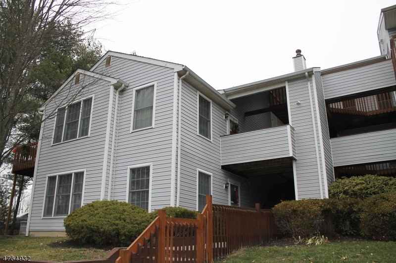 26 Stonyridge Dr - Photo 3 of 12