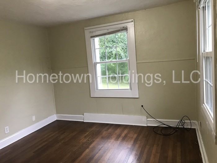 719 Westside Blvd NW - Photo 2 of 9