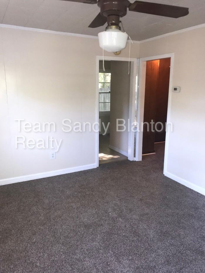 533b Corday St - Photo 2 of 12