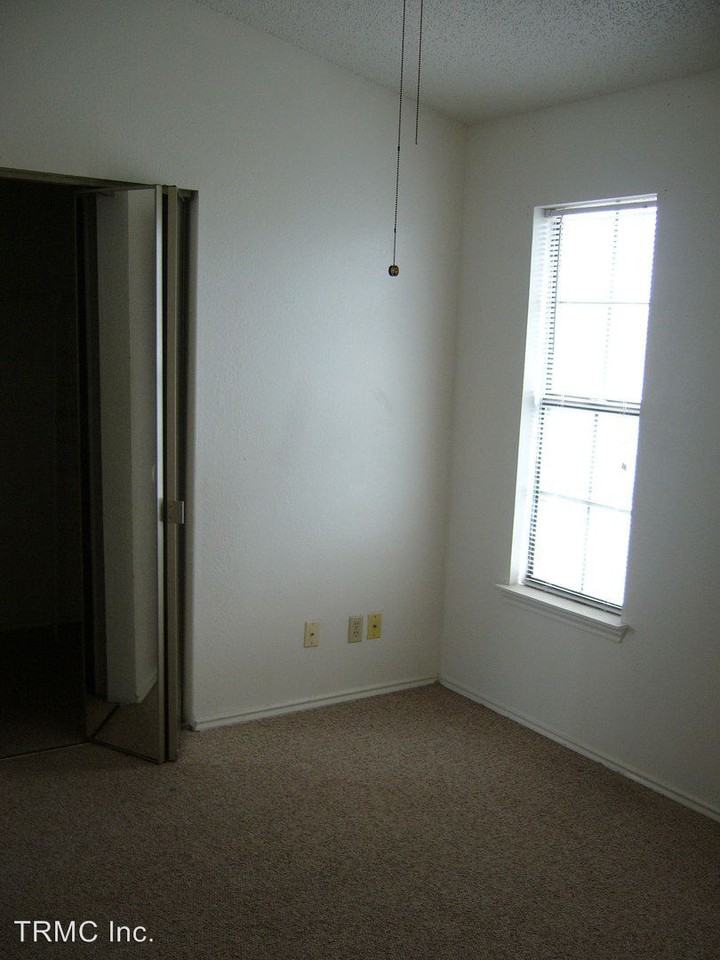 14130 CABANA EAST ST. (HF) MISSION DEL REY - Photo 3 of 6