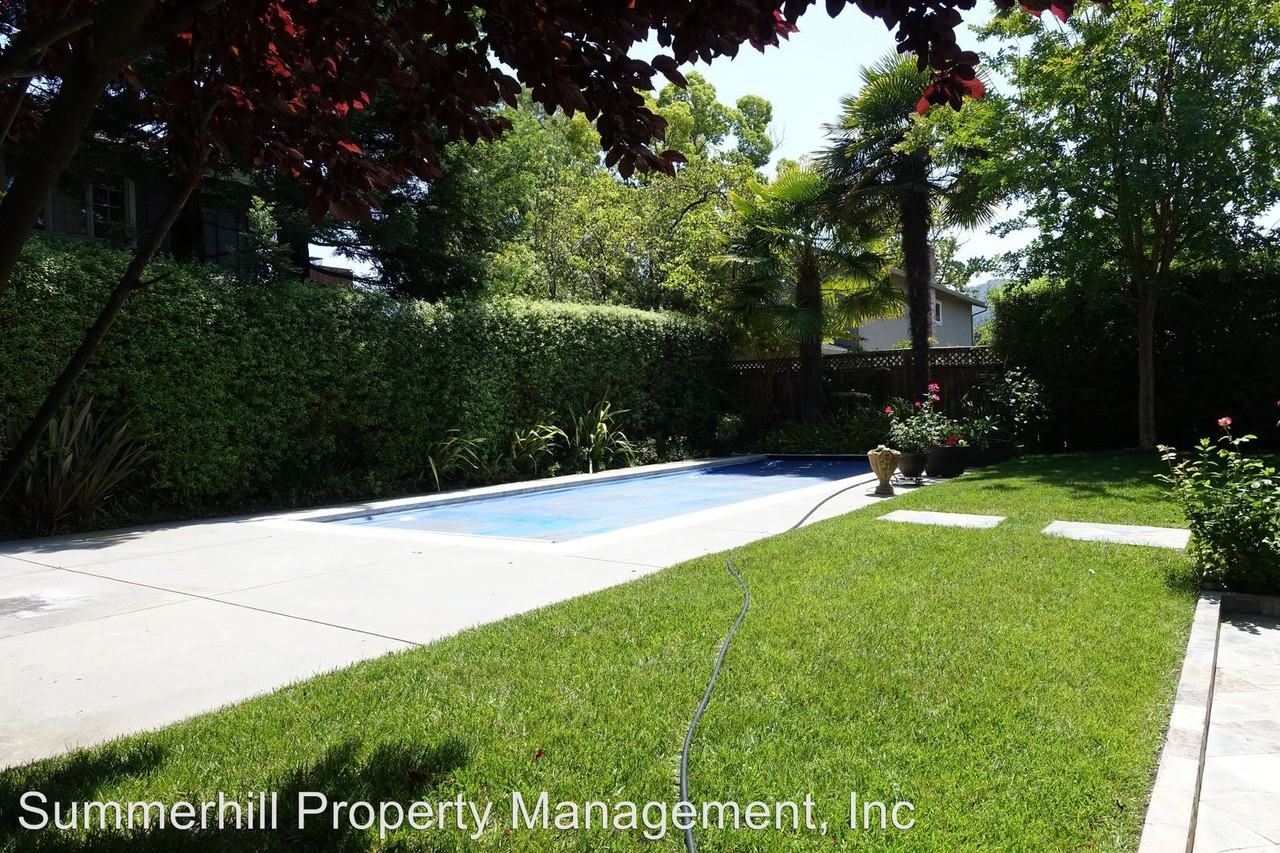 1070 Nottingham Way - Photo 2 of 20