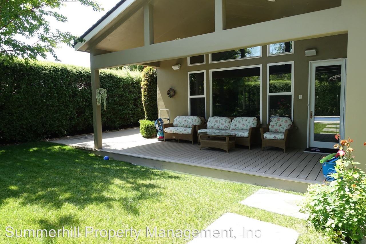 1070 Nottingham Way - Photo 3 of 20