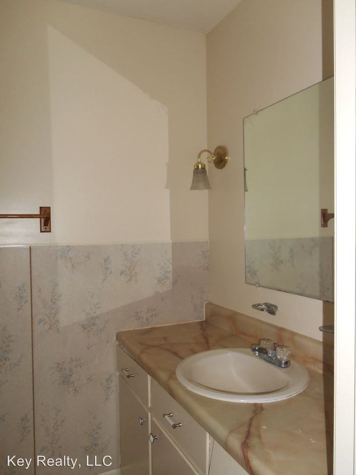 1011 N Sunnyhill Dr - Photo 3 of 5