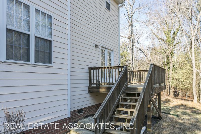 4808 Guinevere Ct - Photo 2 of 9