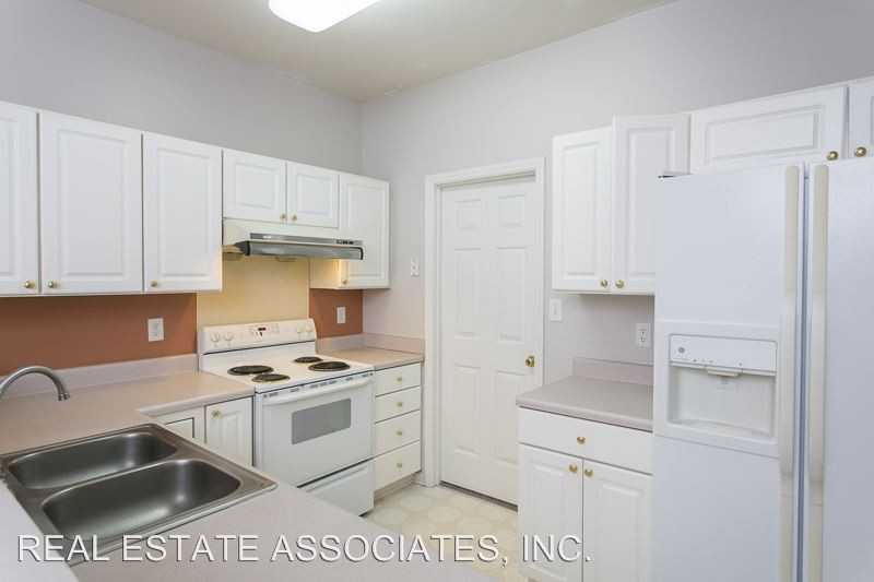 4808 Guinevere Ct - Photo 3 of 9