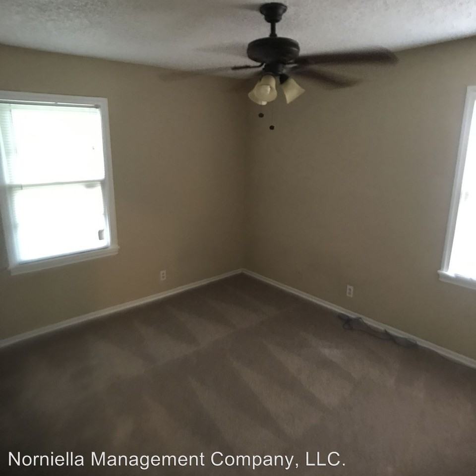 1605 Florence St - Photo 3 of 11