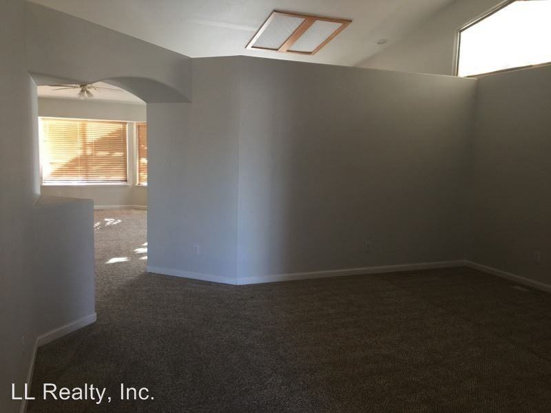 797 Divot Dr - Photo 2 of 14