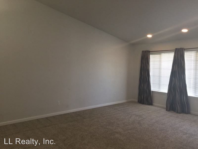 797 Divot Dr - Photo 3 of 14