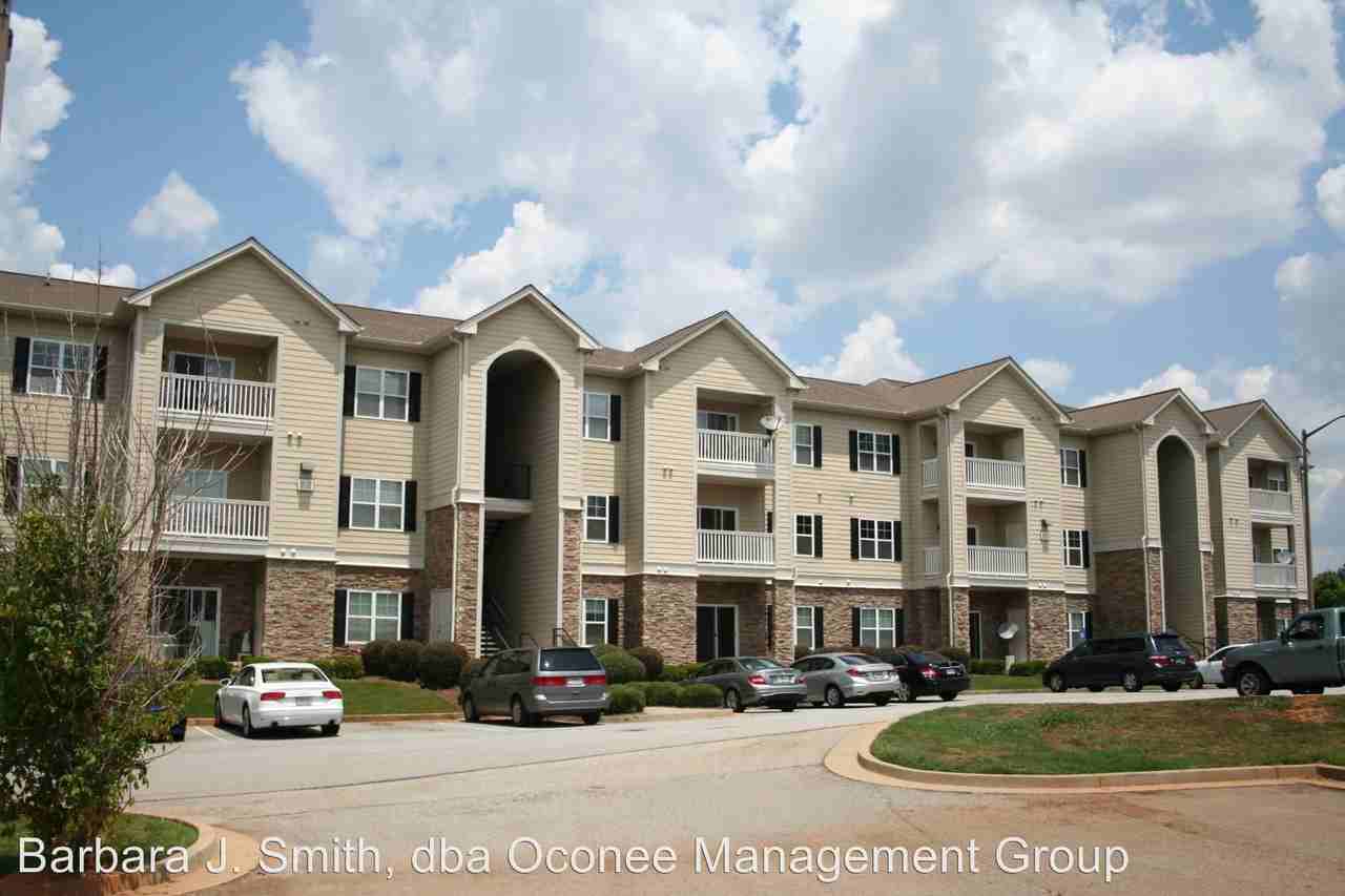 3204 Town Creek Cir - Photo 2 of 12