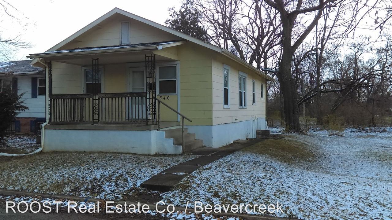 540 Martha Ave - Photo 2 of 17