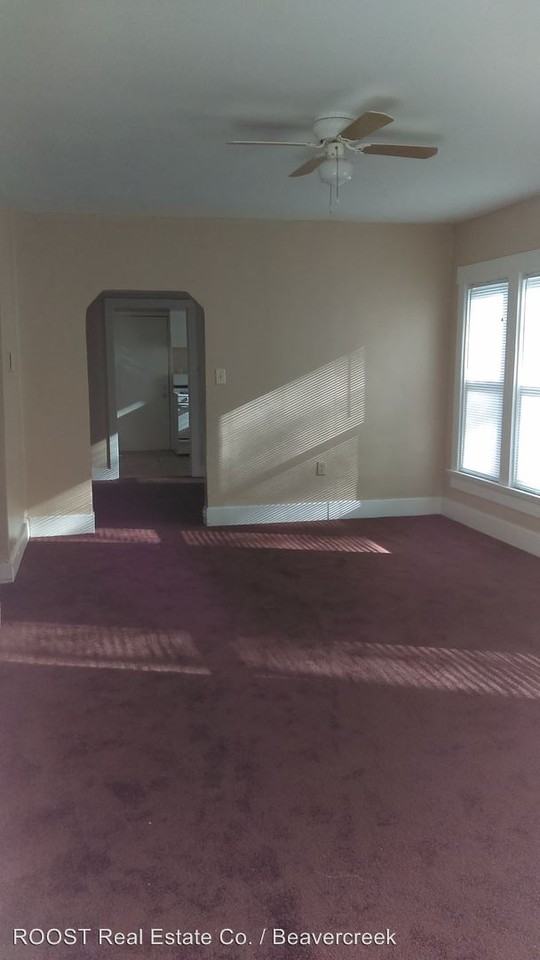 540 Martha Ave - Photo 3 of 17