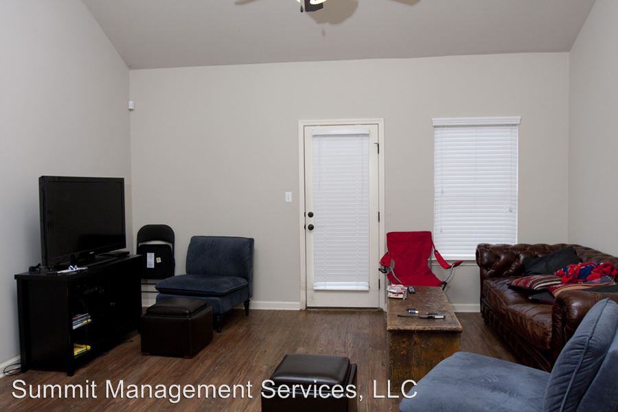 207 Sweet Bay Drive - Photo 2 of 9