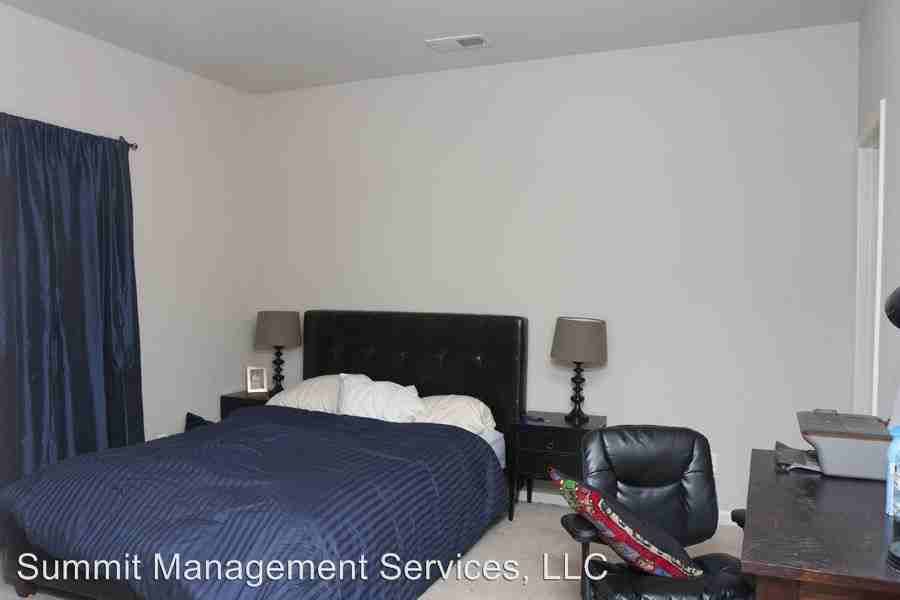 207 Sweet Bay Drive - Photo 3 of 9