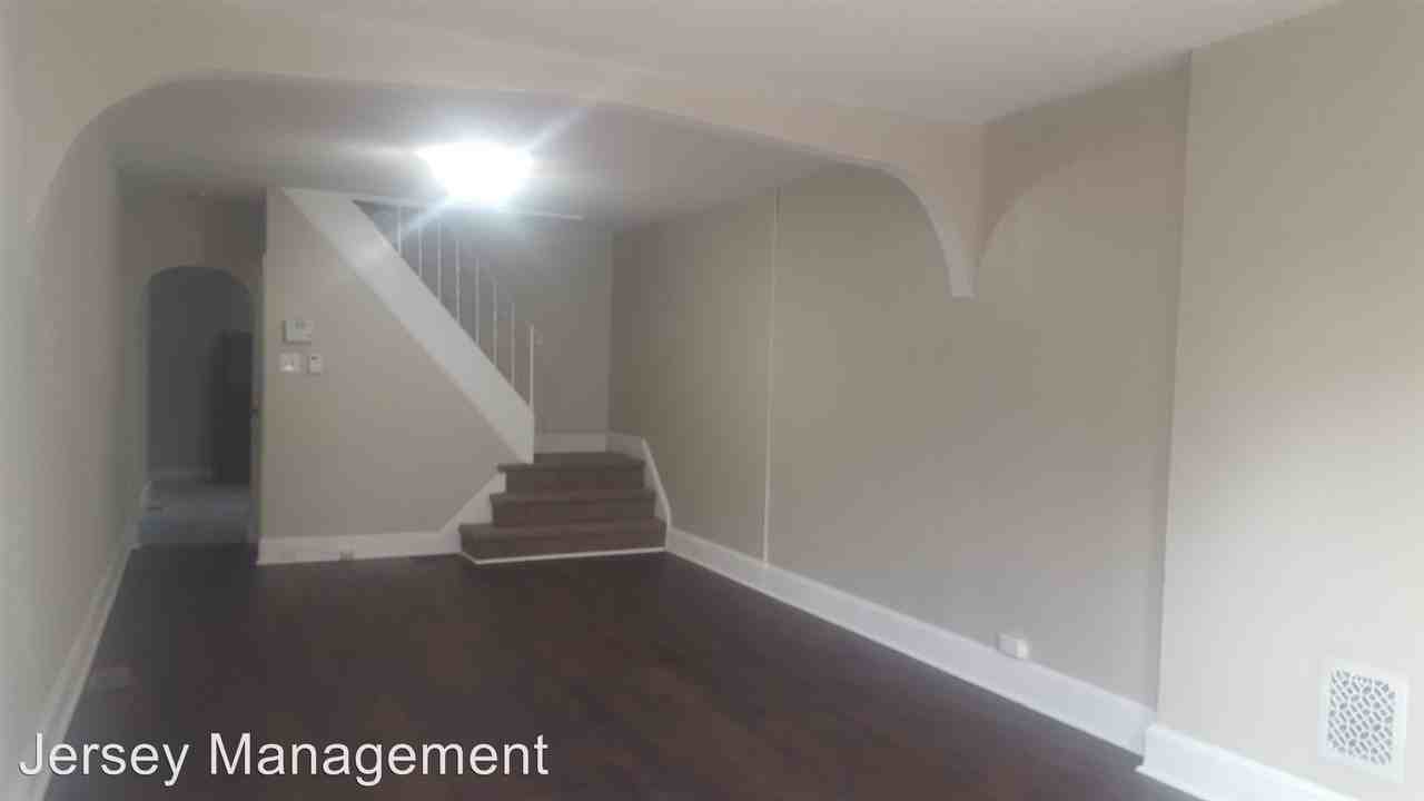 11 Mechanics Ave - Photo 2 of 5