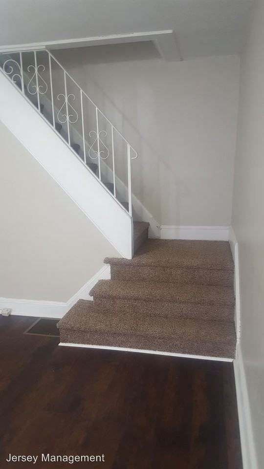 11 Mechanics Ave - Photo 3 of 5