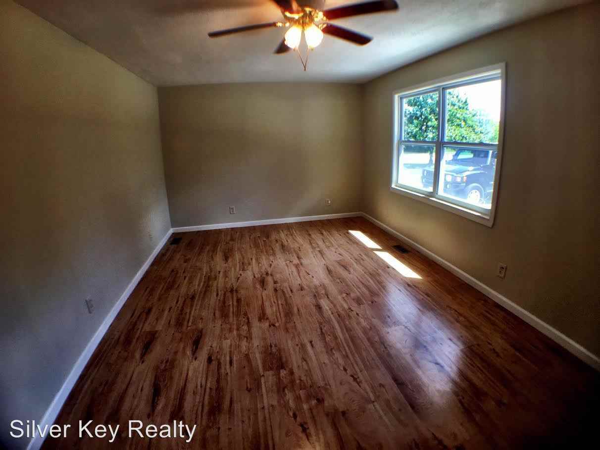 102 Lake Rd - Photo 3 of 8