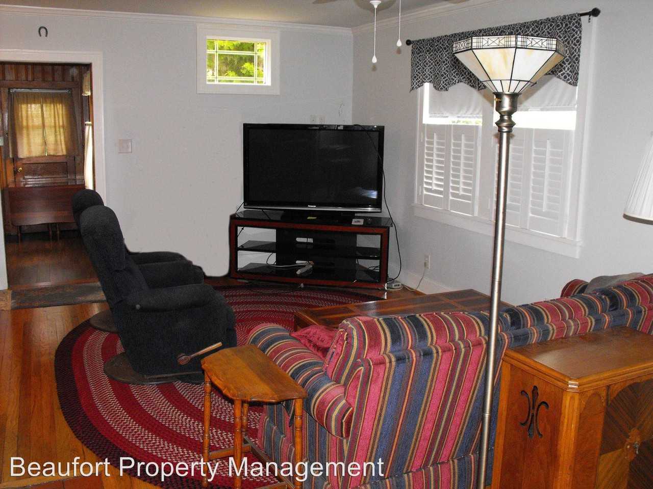 915 Laudonniere St - Photo 2 of 11