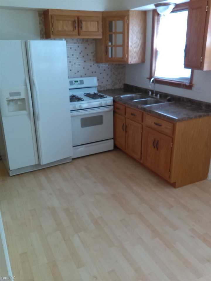 2115 135th Pl - Photo 2 of 4