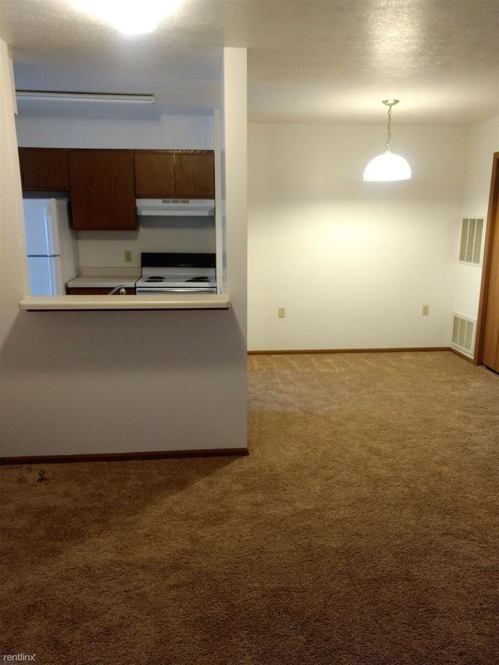 Roseville Apartments - Photo 3 of 10