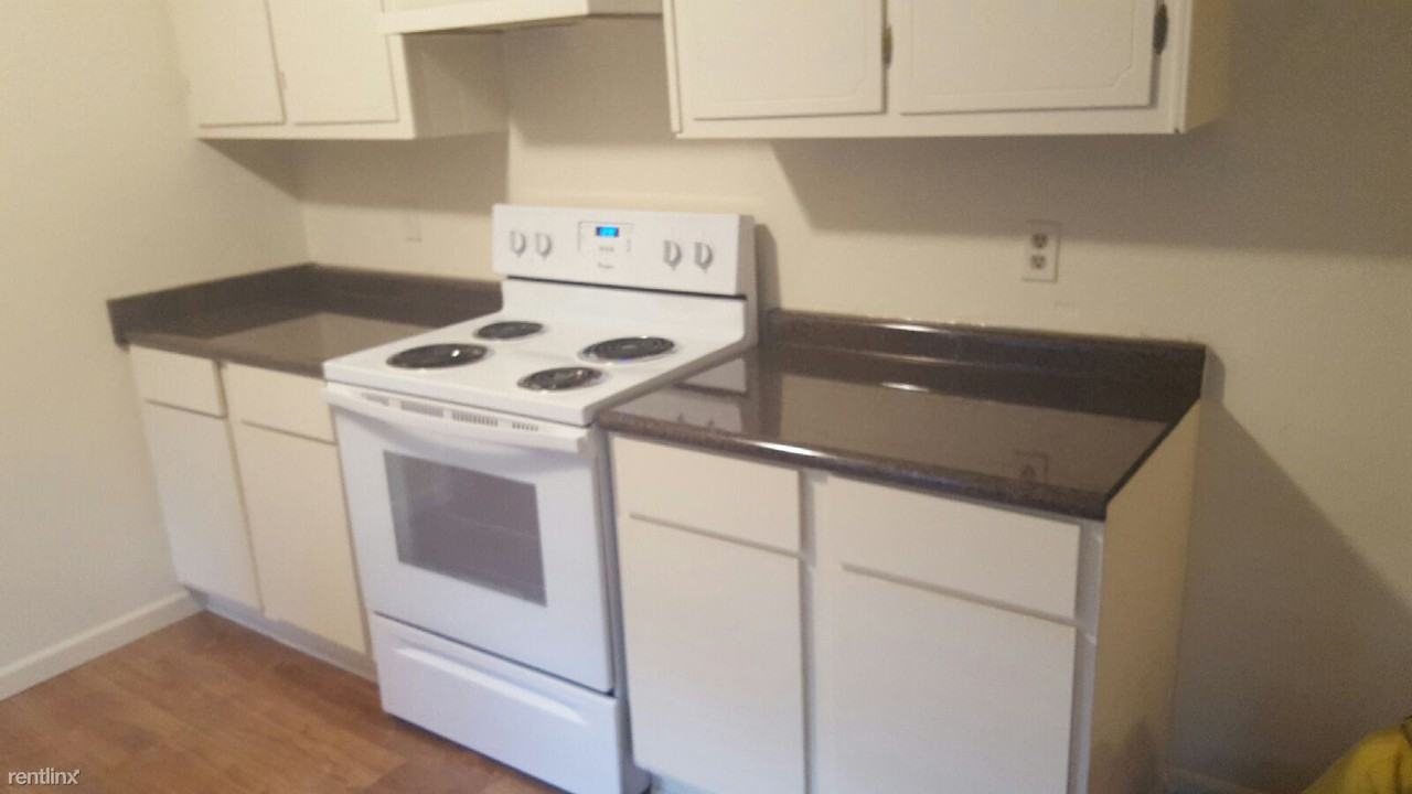 1005 Opal Cir - Photo 3 of 6