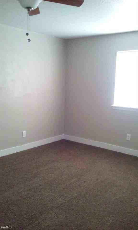 4636 NW 19th St - Photo 2 of 3