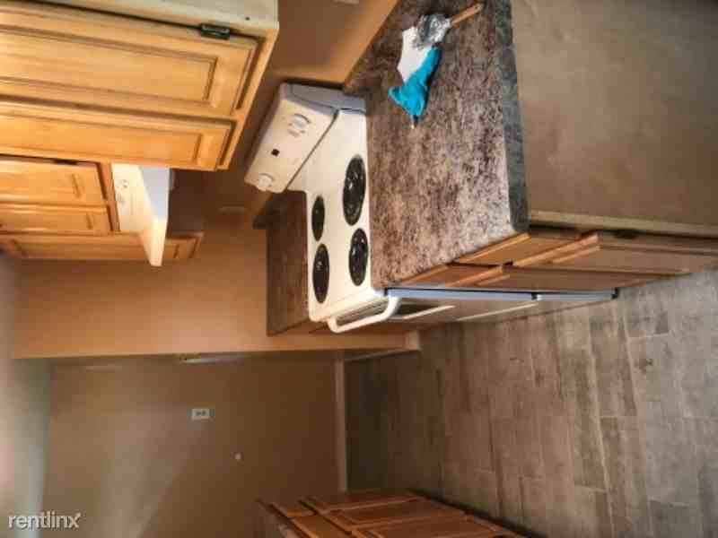 25505 Brooks Ave - Photo 2 of 6